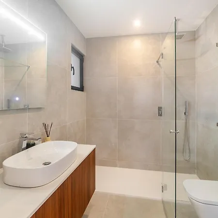 Whome Surf & Relax Coastal In Ericeira Appartement